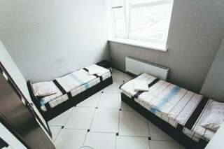 Гостиница Рай Иваново Двухместный номер эконом с двумя односпальными кроватями(Туалет и душ на этаже))-1