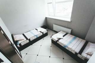 Гостиница Рай Иваново Двухместный номер эконом с двумя односпальными кроватями(Туалет и душ на этаже))-3